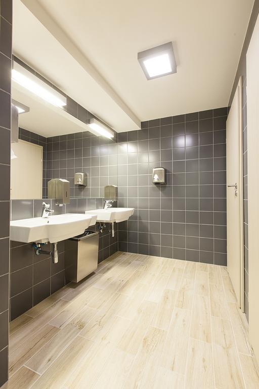 Inwest Osrodek Szkoleniowo-Wypoczynkowy Hotel Смардзевице Екстериор снимка