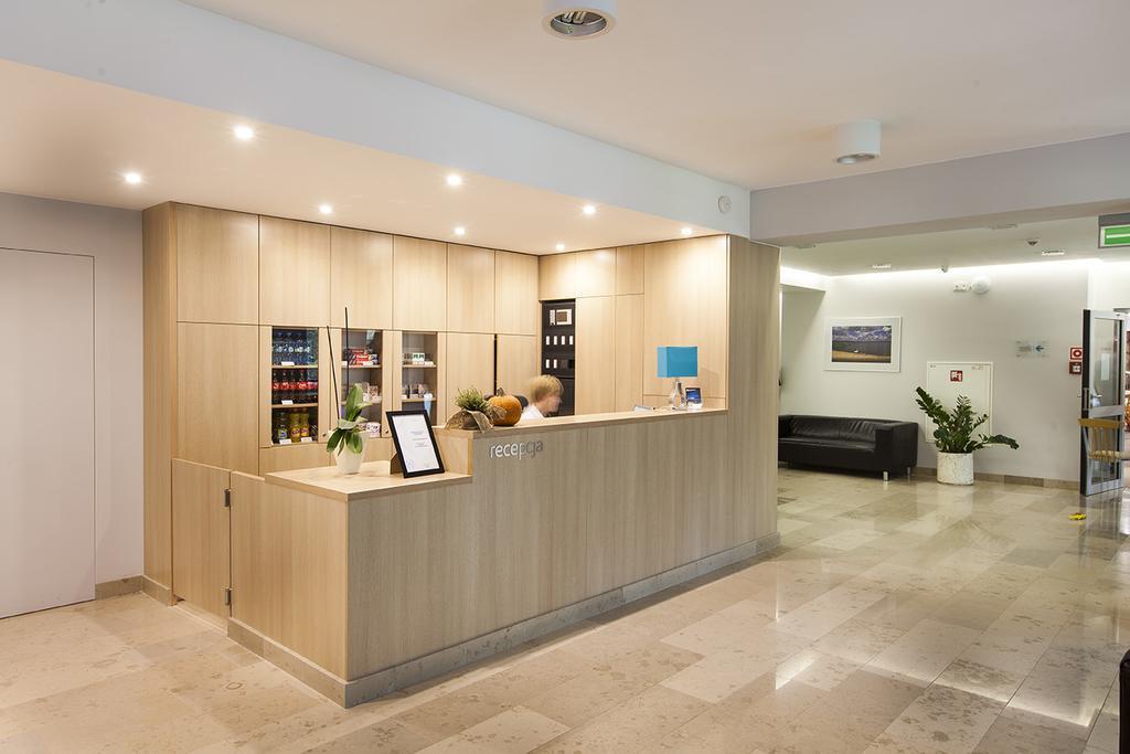 Inwest Osrodek Szkoleniowo-Wypoczynkowy Hotel Смардзевице Екстериор снимка